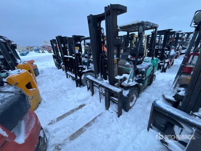 Mitsubishi FD35N 5450 lb Pneumatic Tire Wózek widłowy