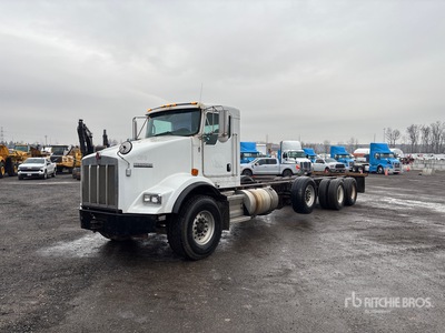 2013 Kenworth T800 8x4 を見 Cab and Chassis
