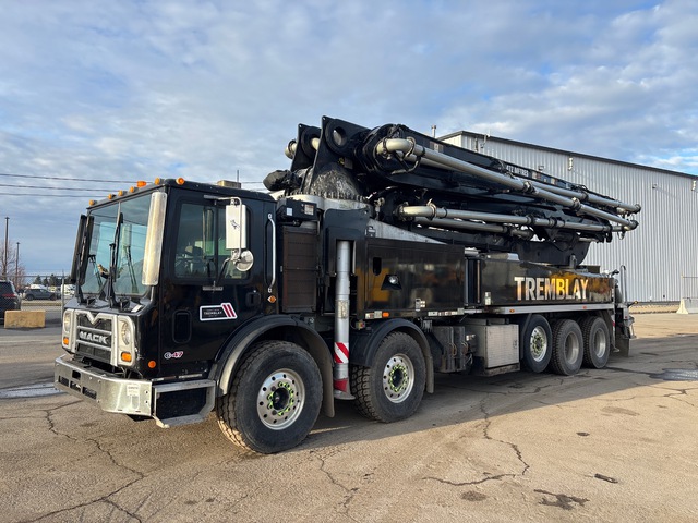 2015 Putzmeister BSF47Z.16H 47 m on 2016 Mack MRU613 10x4 Concrete Pump Truck