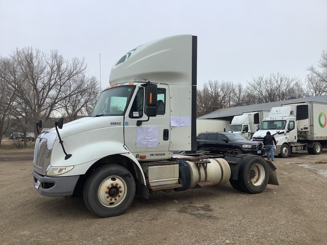 2015 International 8600 T/A Day Cab Truck Tractor