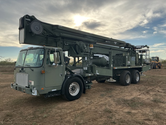 2006 Autocar WXLL 6x4 Bucket Truck