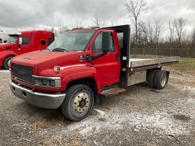 2004 Chevrolet C4500 4x2 Flatbed Truck