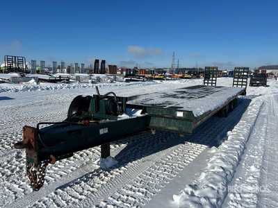 1989 J C Trailers 36 ft Tri/A Remolque Portamaquinaria