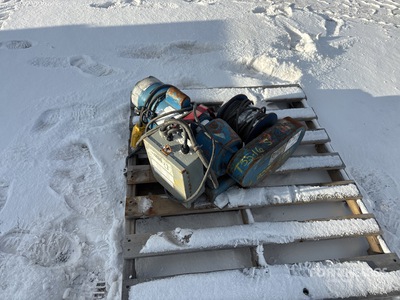 Capitale 4000 lb Electric Winch