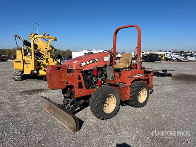 2015 Ditch Witch RT45 4x4 Scavatrincea