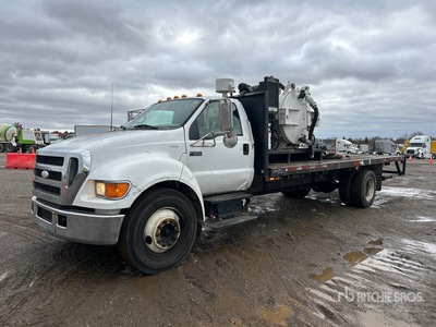 2006 Ford F-650 4x2 Flatbed Truck
