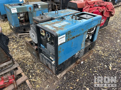 Quantity of (2) Miller Trailblazer 300 Skid-Mounted معدة لحام بمحرك (Inoperable)