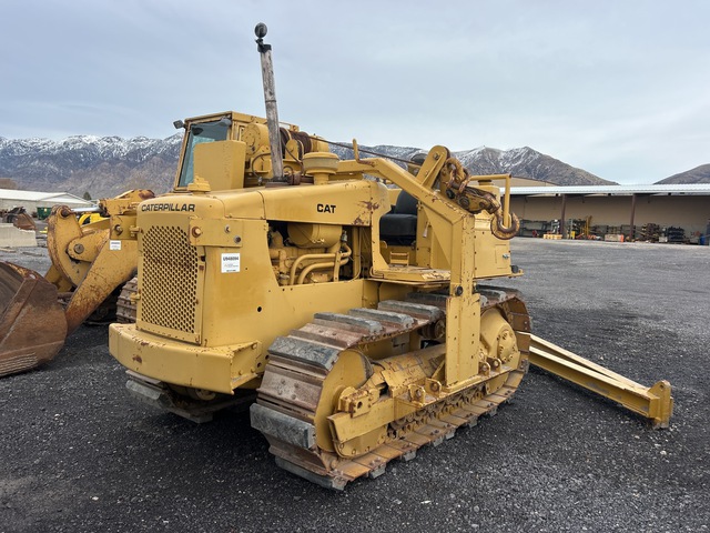 1981 Cat D4E Pipelayer