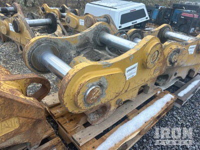 Cat 319C 17 in 17" spacing for pins. 4" diameter Szybkozłącze - Fits CAT 319C