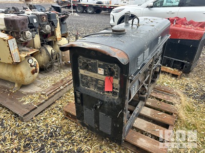 Lincoln Skid-Mounted معدة لحام بمحرك (Inoperable)