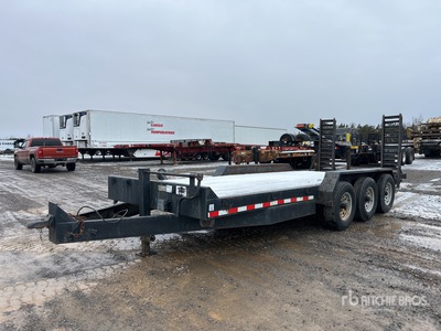 2013 Friesen 20 ft Tri/A Remolque Portamaquinaria