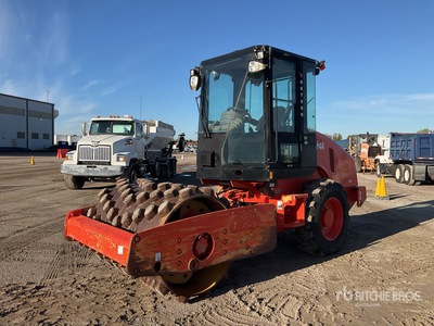 2011 Cat CP44 Padfoot Drum Compactor