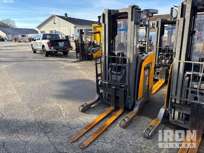 2019 Jungheinrich ETR230A 3000 lb Wózek wysokiego składowania