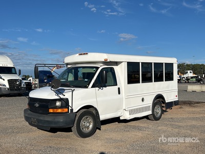 2008 Chevrolet G3500 4x2 12-Seat Bus