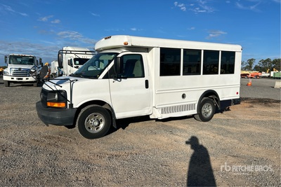 2008 Chevrolet G3500 4x2 12-Seat Bus