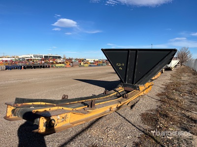 Felco Industries 24 in x 21 ft Stationary Bedding Bedding Conveyor