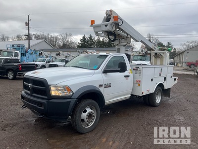 Altec AT235 40 ft on 2017 Ram 5500 Heavy Duty 4x2 Camion de cubo