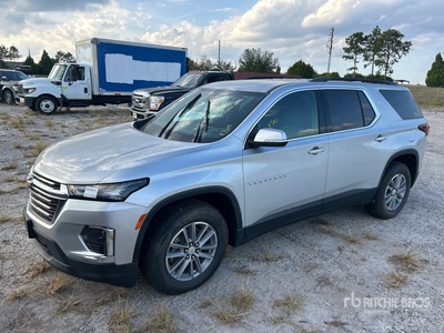 2022 Chevrolet Traverse LT AWD を見 SUV