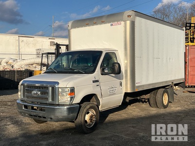 2015 Ford E-350 4x2 Van Truck