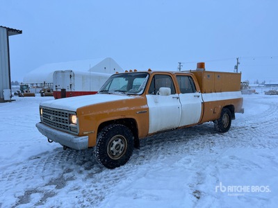 1990 Chevrolet R3500 4x2 Crew Cab Pickup