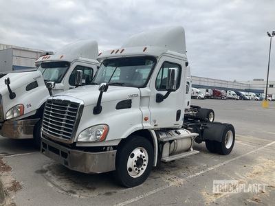 2011 Freightliner Cascadia 113 4x2 S/A Day Cab Truck Tractor (Inoperable)