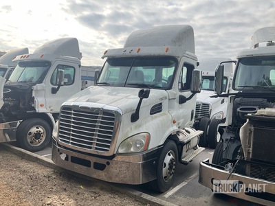 2011 Freightliner Cascadia 113 4x2 S/A Day Cab Truck Tractor (Inoperable)