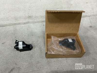 (39) E.F. Johnson 589-5100-051 Microphone Adapters