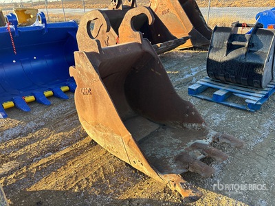 36 in Q/C Excavator Bucket