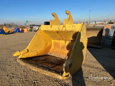 Lynn 66 in Q/C Excavator Bucket