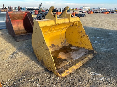 64 in Q/C Cleanup Excavator Bucket