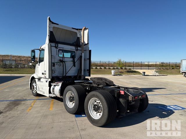 2018 Volvo VNR64T300 6x4 T/A Day Cab Truck Tractor in Pflugerville