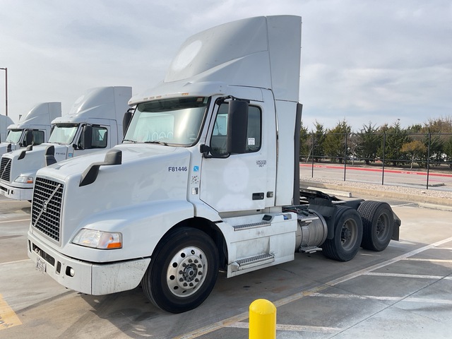 2016 Volvo VNM64T 200 6x4 T/A Day Cab Truck Tractor
