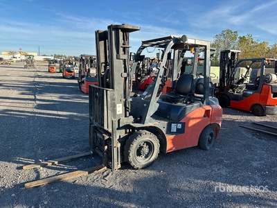 2019 Tailift PFG20 3060 lb Pneumatic Tire フォークリフト