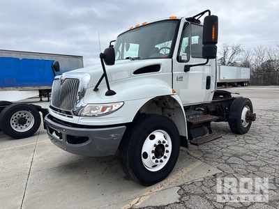 2010 International 4400 4X2 S/A Day Cab Truck Tractor