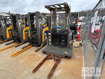 Jungheinrich EKS314 3000 lb Elektryczny wózek widłowy