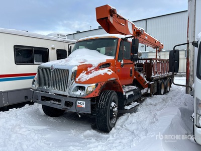 RO TC-120-6F 10 t Straight Boom on 2004 International 7400 4x2 Kranwägen (Inoperable)