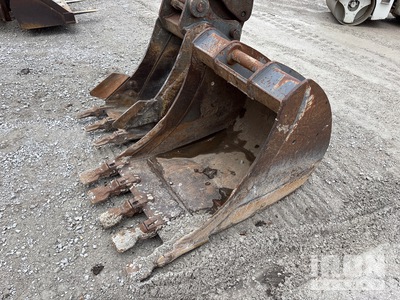 36 in Digging Excavator Bucket - Fits Volvo 160