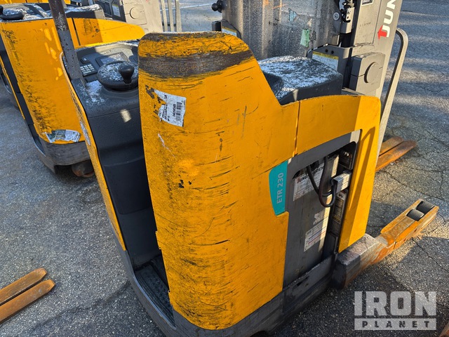 MONTACARGAS ELéCTRICO JUNGHEINRICH ETR230A