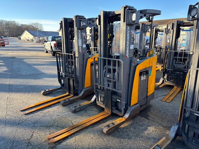 Jungheinrich ETR230A 3000 lb Electric Forklift Jungheinrich ETR230A 3000 lb Electric Forklift