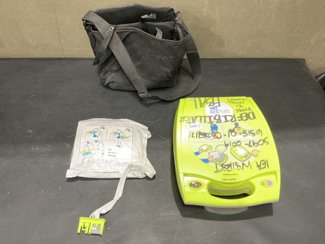 Zoll AED Plus Defibrillator