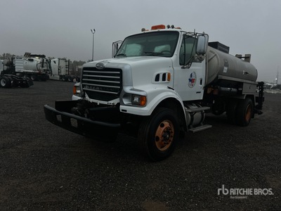 2008 Etnyre Centh 2000 gal on 2008 Sterling 4x2 Asphalt Distributor Truck