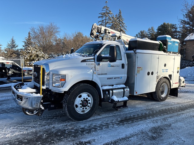 2022 Ford F-750 4x2 Hi-Rail Service Truck