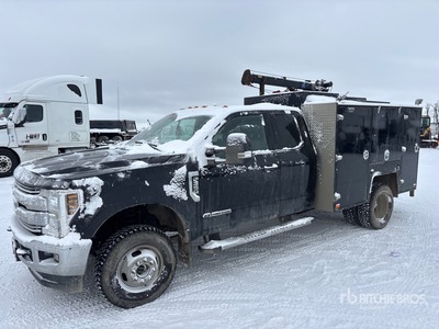 2019 Ford F-350 XLT 4x4 Extended Cab Service Truck