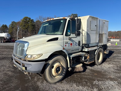 2005 Elgin on 2007 International 4300 Camion barredora