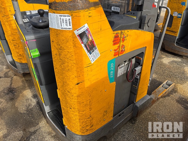 MONTACARGAS ELéCTRICO JUNGHEINRICH ETR230A