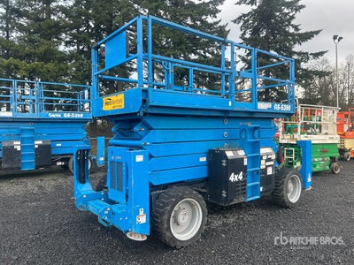 2016 Genie GS-5390 4x4 Dual Fuel Scissor Lift