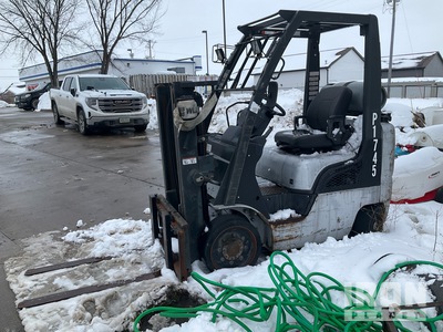 Nissan 3240 lb Cushion Tire Forklift (Inoperable)