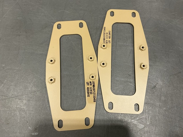(90) General Dynamics 10033468 Mounting Plates