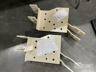 (2) Ruta Supplies 1764840W Mounting Brackets