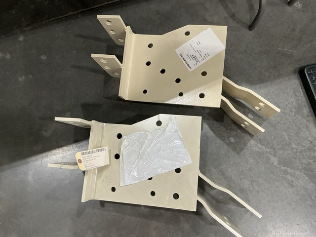 (2) Ruta Supplies 1764840W Mounting Brackets